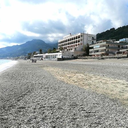 Apartamento Oltremare Taormina Letojanni Exterior foto