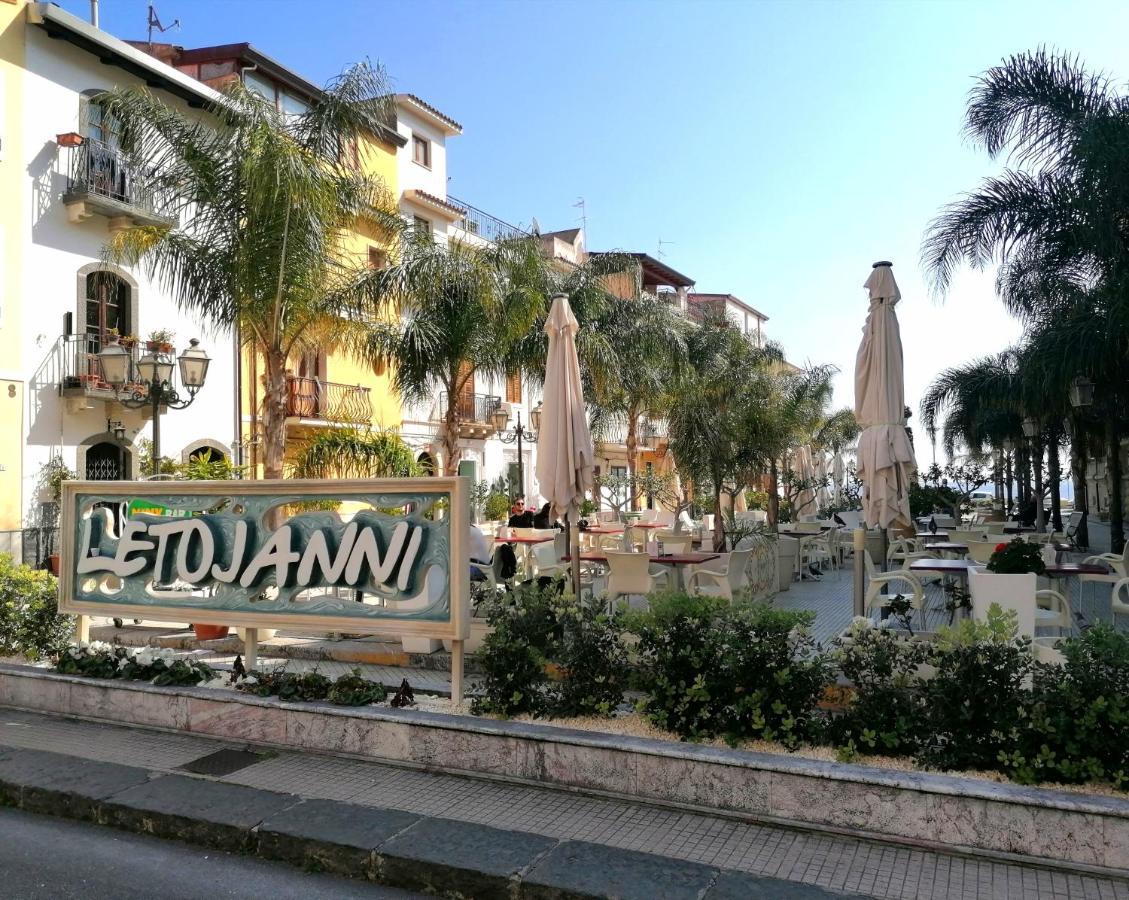 Apartamento Oltremare Taormina Letojanni Exterior foto